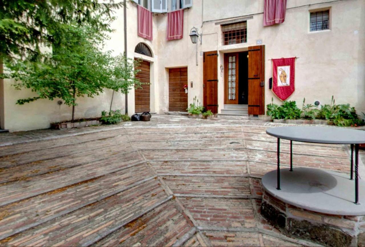 Apartamento Vescovado 7 Gubbio Exterior foto